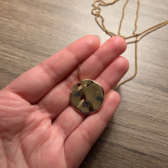 NWOT Long Gold Coin Pendant Necklace - Picture 3 of 4